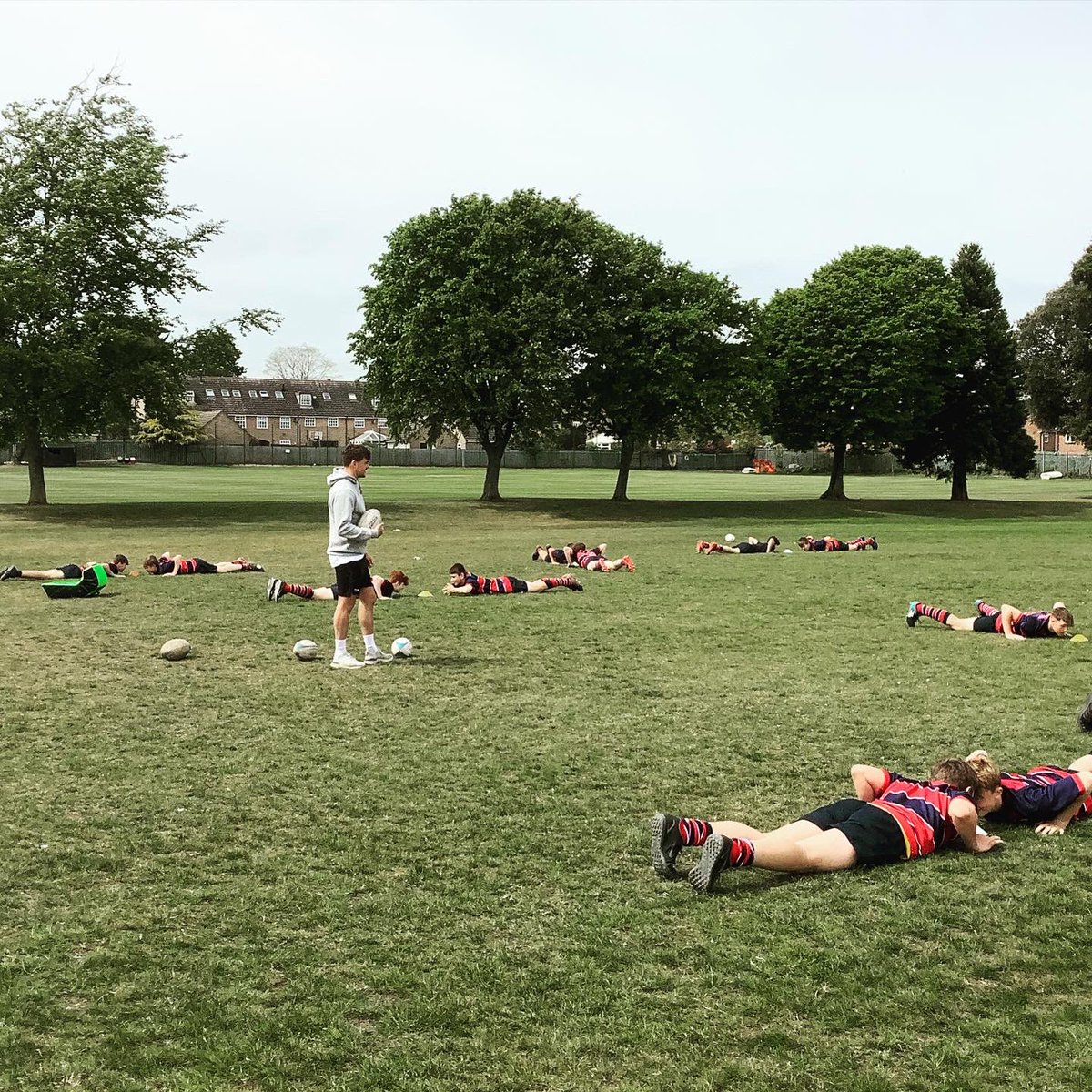MintridgeFDN's tweet photo. “Throw yourself into all that you can &amp; get out of your comfort zone!” 

Powerful messages around balance &amp; ignoring the NOISE from @GeorgeFurbank today at @Stamford_Sport. 

Presentations &amp; Rugby - the perfect start to our #28NotOut #MentalHealthAwarenessWeek Roadshow #ForMaxy. https://t.co/DdH1St98aY