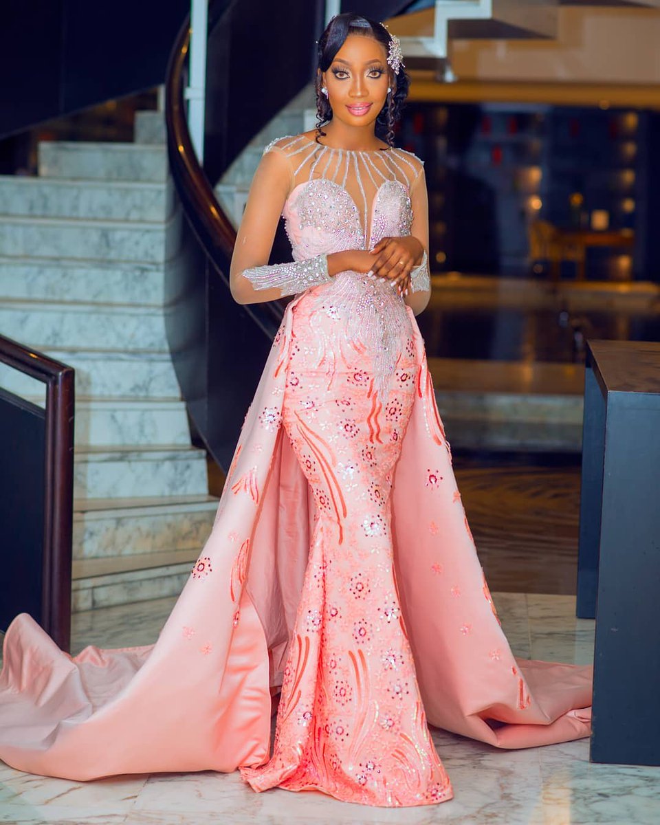 bonnieflair's tweet photo. Ladies and Gentlemen

The dress I made❤️

Cc: @bflairworld https://t.co/CYCrAjXsQc