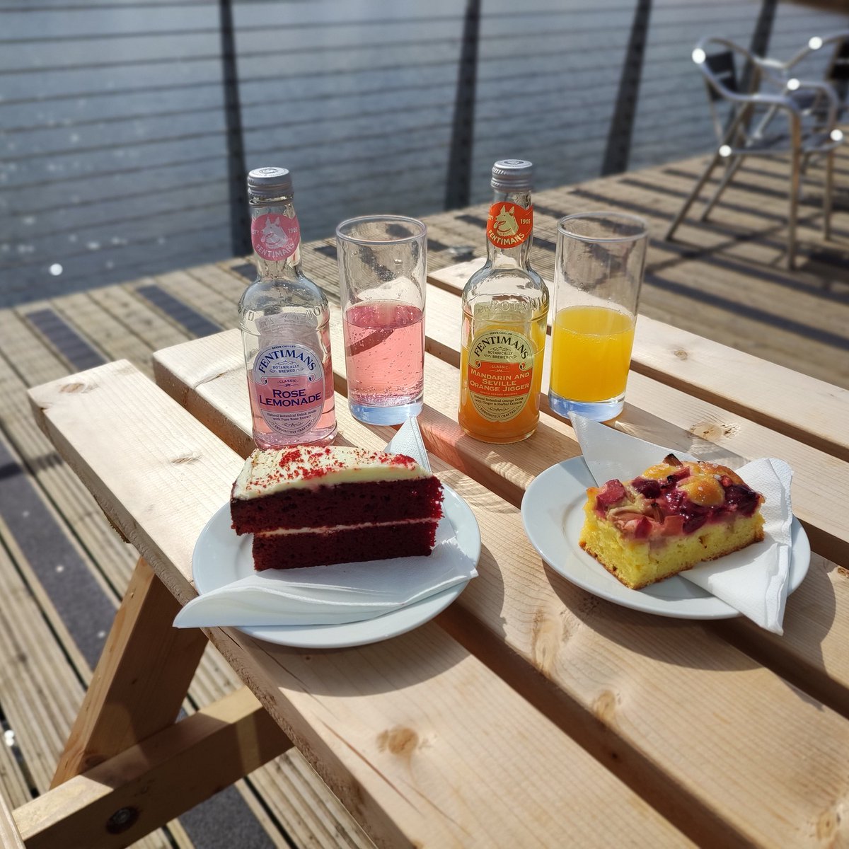 We are hiring! 📣

We are looking to recruit casual Café Waiting Assistants to work at Stanwick Lakes in our in-house café, outdoor kiosks and to support the catering offer for our various events throughout the year. 

For more information visit stanwicklakes.livevacancies.co.uk/#/job/details/8