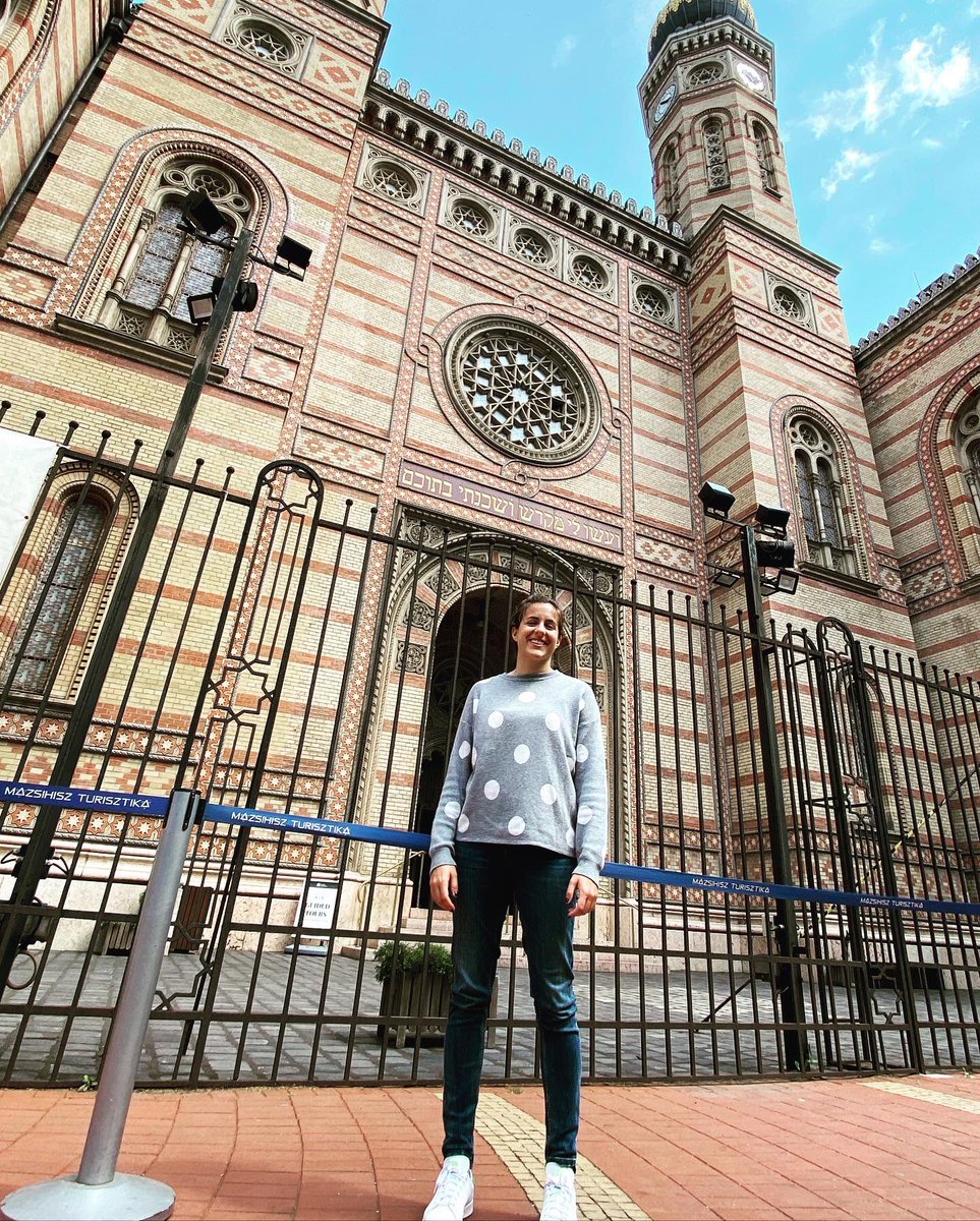María Neira Calama tweet media