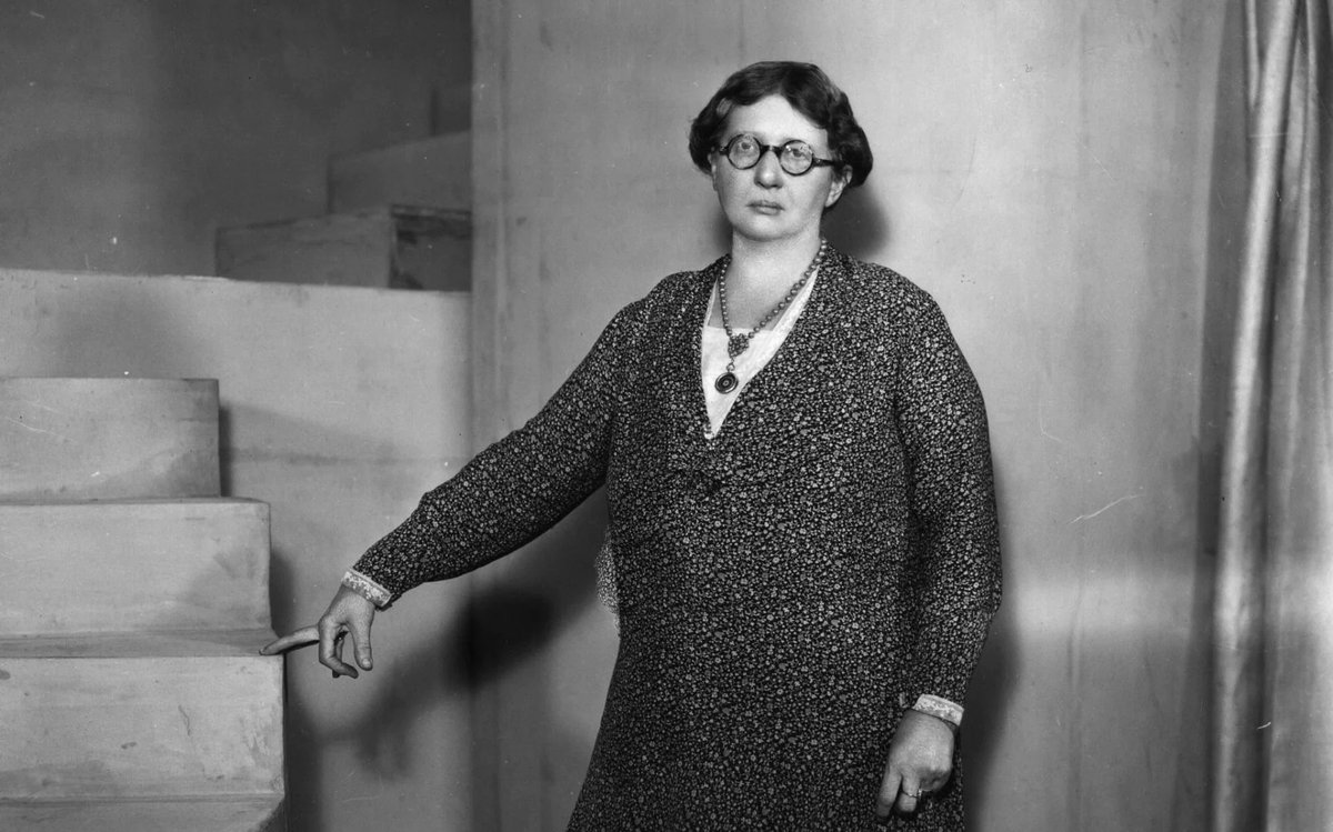 Sadlers_Wells's tweet photo. Happy Birthday to our founder and all round champion of the arts, Lilian Baylis.

Born in 1874 Lilian would be celebrating her 175th birthday if she was alive today 🎉

📷 Sasha/Hulton Archive https://t.co/4wQS7UC7st