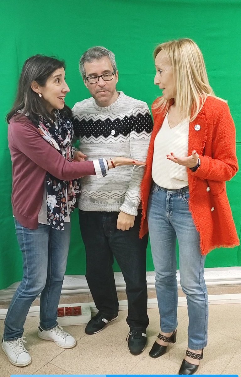 <a href="/eoisantiago/">EOI de Santiago</a> #galiciacalidade  en la #IJornadaEscuelasAmigas  @EOIPIHEO con <a href="/SusanaEOI/">SusanaEOI</a> <a href="/EstherMartinez/">⤷ 𝔼𝕤𝕥𝕙𝕖𝕣☝</a> <a href="/Manuel_do_rio/">Manuel del Río Rodríguez</a> <a href="/paula_cernadas/">Paula Gómez Cernadas</a> <a href="/Purieoiteacher/">Puri</a> (ahora en <a href="/eoichiclana/">EOI Chiclana</a>) <a href="/MeryFer23/">Maria Fernández</a>