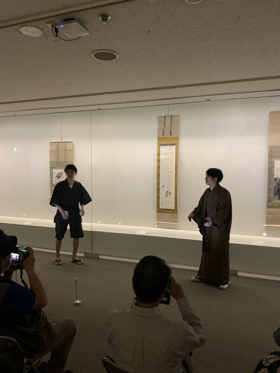 pyoru0528star's tweet photo. ひろしま美術館でのナイトミュージアム。
近代日本画の二大巨匠🖼
横山大観や、竹内栖鳳、村上華岳の3人に扮した役者が本人の絵の前で、タイムスリップして、絵の世界へと引き込んでくれました。

#ひろしま美術館
#ひろしまナイトミュージアム
#HITひろ��ま観光大使 https://t.co/iMhOnBmFTD