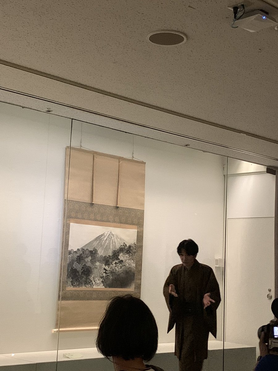 pyoru0528star's tweet photo. ひろしま美術館でのナイトミュージアム。
近代日本画の二大巨匠🖼
横山大観や、竹内栖鳳、村上華岳の3人に扮した役者が本人の絵の前で、タイムスリップして、絵の世界へと引き込んでくれました。

#ひろしま美術館
#ひろしまナイトミュージアム
#HITひろ��ま観光大使 https://t.co/iMhOnBmFTD