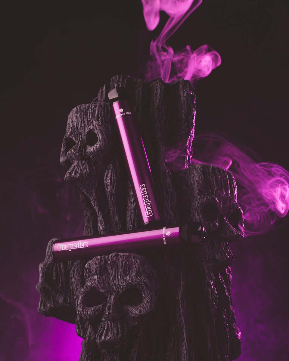 Diamond_Mist's tweet photo. Grape ICE is a blend of candied and natural grapes, which is then layered with sweet and juicy subtle tones. A sharp, icy bite pierces through to make the flavour pop.🍇🧊 #switch2mist https://t.co/CW5U8pyJw0