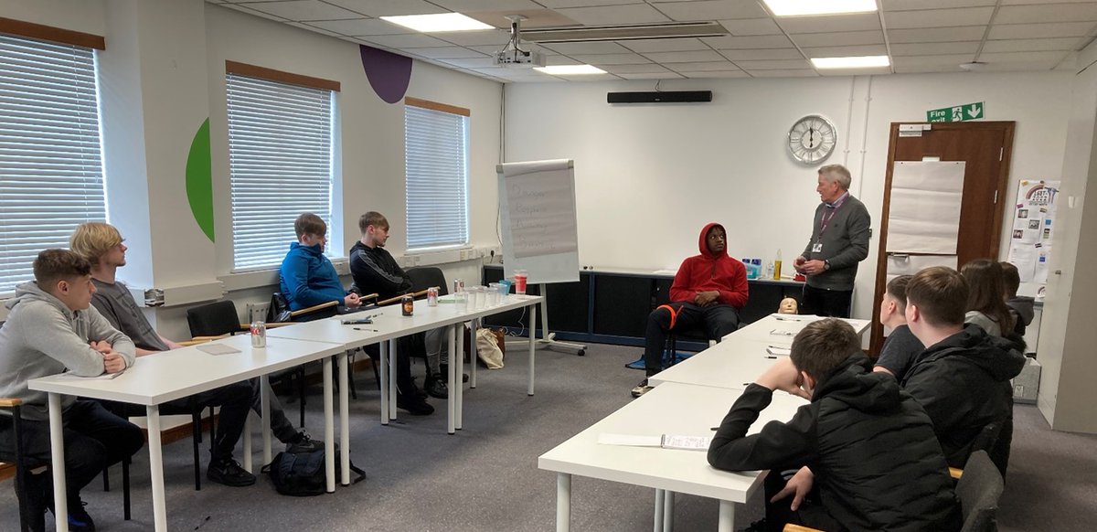 KeepmoatHomes's tweet photo. We’re working with @SalfordFDN, @SCC_Apprentices
@SalfordCouncil & @build_salford to fund 35 young learners through their Level 1 #HSEA training as they prepare for their #CSCS test, which, once passed will enable them to apply for their CSCS card and land jobs in #Construction https://t.co/HTjo2yIbgu
