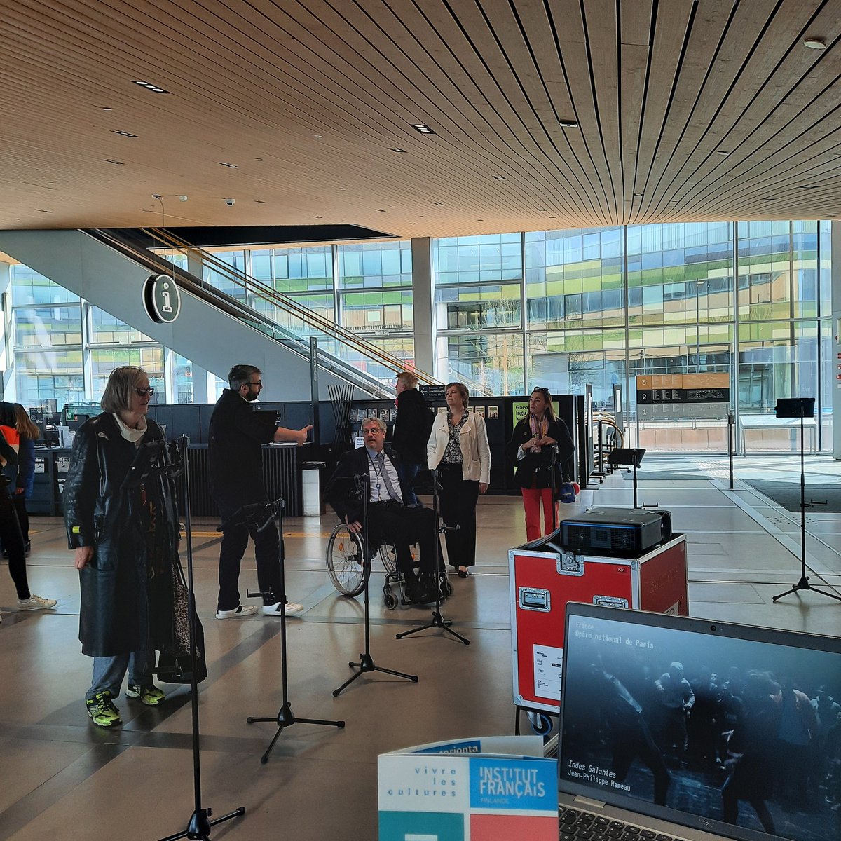 ambafrancefi's tweet photo. A l'occasion de la journée de l'Europe, le musée numérique microfolie de @LaVilette présenté à Helsinki @EUoodi #PFUE2022 #EU2022FR #Europe #Finlande https://t.co/2JbC3ozsfv