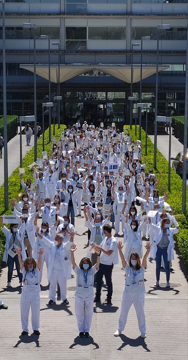 Jorge_NSH's tweet photo. Marea blanca en Vallecas #BastaYadeTemporalidad #HuelgaFacultativosMadrid
@SomosUrgencias⁩ ⁦@huelgafacmad⁩ ⁦@eruizescudero⁩ ⁦@MUDmedicos https://t.co/mZpUqT0Cr1