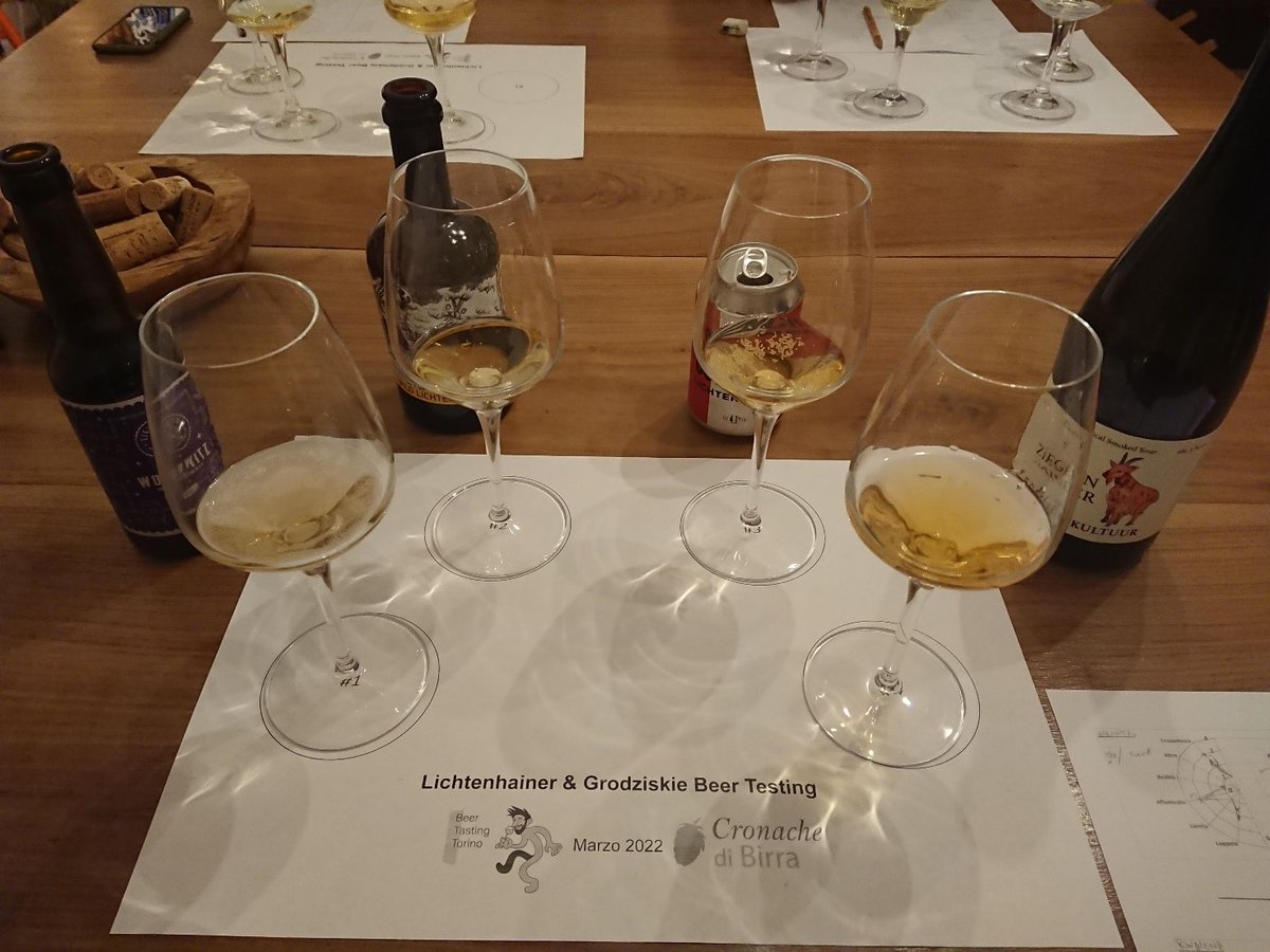cronachedibirra's tweet photo. Sebbene poco conosciuti, #Lichtenhainer e #Grodziskie rappresentano 2 stili fondamentali per la storia della #birra in Europa. Ecco come li interpretano i birrifici italiani (e non solo).
https://t.co/6jSPTDQjDP https://t.co/eXDKEmh5EU