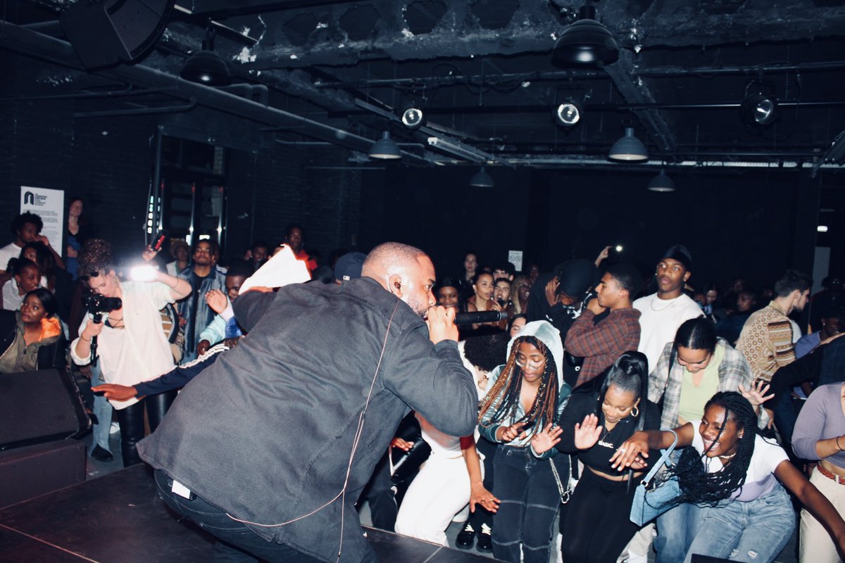 | PLURALITÉ | 
Fabriqu&amp; Demain, rencontres pros avec @MEL_Lille, <a href="/CgrandLille/">Comité Grand Lille</a> &amp; <a href="/instchoiseul/">Institut Choiseul</a>, Nuit des Arts de <a href="/roubaix/">Ville de Roubaix</a>, Afrolive party, ateliers, expos... Découvrez la programmation foisonnante de cette semaine au coeur de la fabrique culturelle ! ⤵️
laconditionpublique.com/agenda