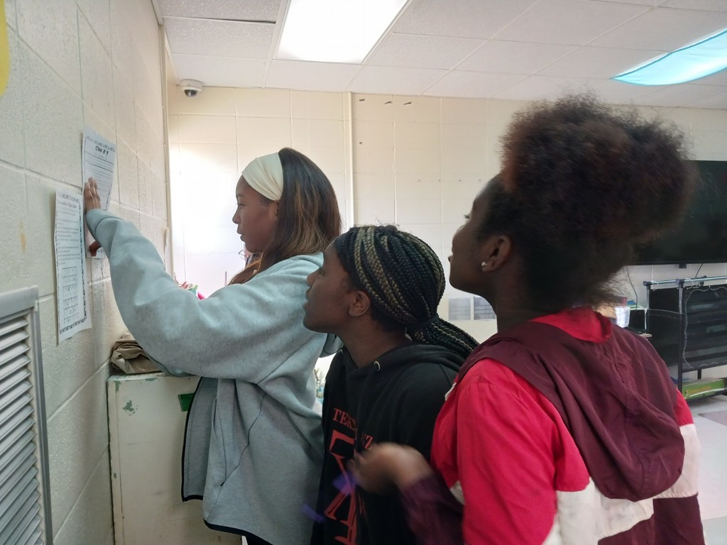 WMSSteamAcademy's tweet photo. Students in Ms. Odom's 5th grade S.S. classes read passages and deciphered codes to le https://t.co/0sKeZgpTo3