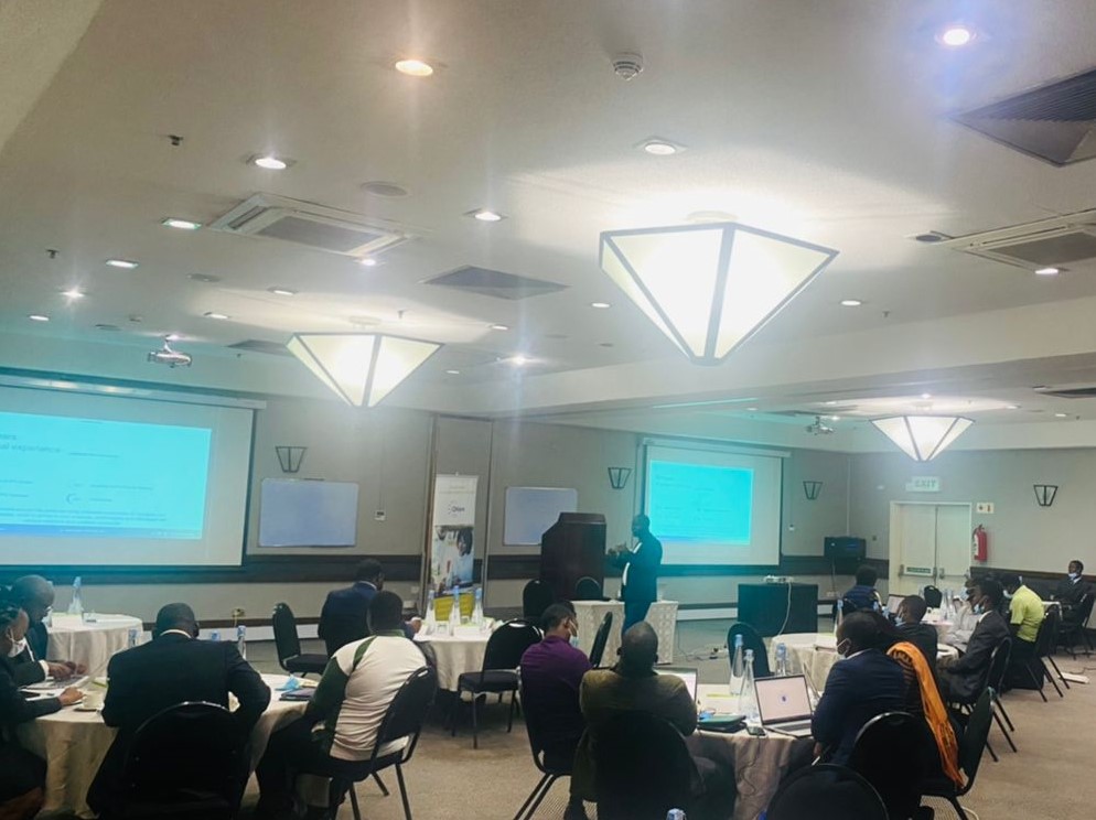 QwareBanking's tweet photo. Live from #Harare, #Zimbabwe, another insightful workshop for #microfinance institutions, where we are sharing our experience on cost reduction and optimisation of processes and services, while maximising business potential. 
#digitalbanking #digitaltransformation #cloudbanking https://t.co/JbHFyh1jzM