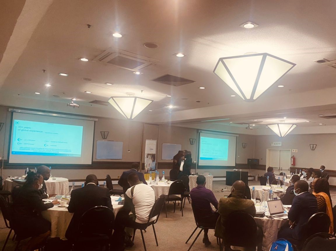 QwareBanking's tweet photo. Live from #Harare, #Zimbabwe, another insightful workshop for #microfinance institutions, where we are sharing our experience on cost reduction and optimisation of processes and services, while maximising business potential. 
#digitalbanking #digitaltransformation #cloudbanking https://t.co/JbHFyh1jzM