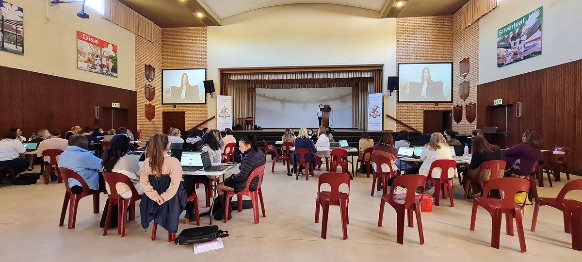 Our entire teaching staff learning together about #21stcenturylearningdesign this afternoon with <a href="/CharmieCowell/">Charmaine Cowell</a> @kimblackhurst1. Yes yes yes! 🙌  #21stcenturyschool #digitalinnovation #education #ZAedu <a href="/MSED_CURRICULUM/">Metro South Education District</a> <a href="/WCED_eCulture/">WCED eLearning</a> <a href="/WCEDnews/">WCEDNews</a> <a href="/MicrosoftEDU/">Microsoft Education</a>