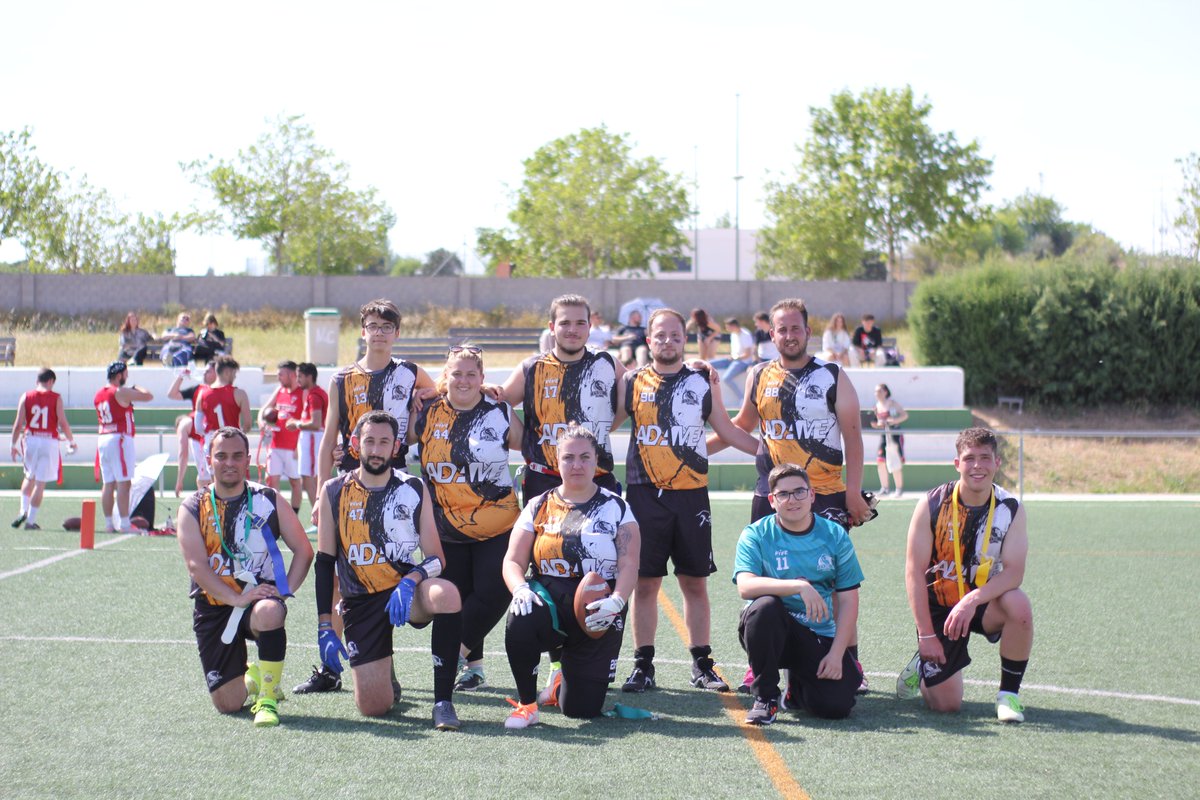 Vva_BlackStorks's tweet photo. 👏 Enhorabuena a #Vitors☑️ por el tercer puesto, a #Romanos⚔️ por volver a luchar en la final por el título que llevan tres de tres, y sobretodo a los grandes bicampeones extremeños, #Ducks🦆.

📸 Fotos: @nosoyperfecta https://t.co/kb6BLa9yI8