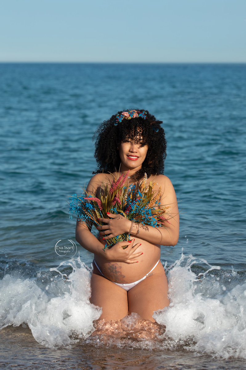 evaisart's tweet photo. Aunque el agua aún no estaba con la temperatura adecuada, a Smailyn no le importó meterse en el agua para poder tener esta bonita imagen . 🥰🥰

💻eva@evaisart.com
☎️ 616188570 
📩https://t.co/WOni0KdcXQ
📩https://t.co/kqspqRhl1R https://t.co/E46o0OcqiC