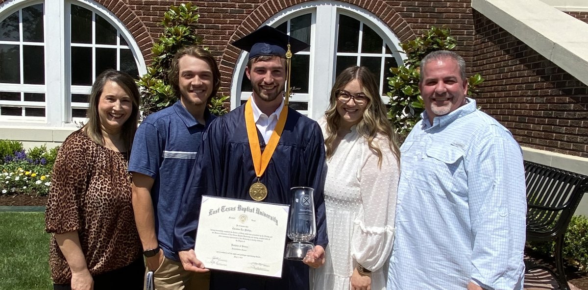TEACHfaithHome's tweet photo. We are thankful for God’s blessings on Christian Phillips over the past four years at East Texas Baptist University! #ETBU #graduation #graduation2022 #TEACHFaithAT #FBCMurphyTX #Mobberly #family #college #education #bachelors #parenting #Undergraduate #bachelorsofscience https://t.co/Ur44uVZjpB