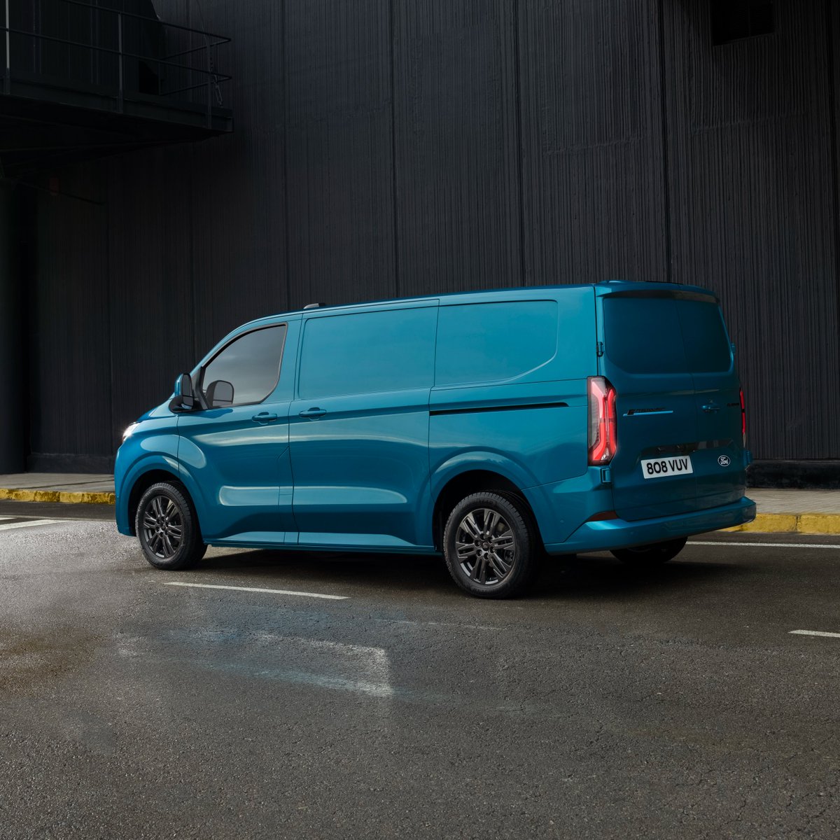 tedcannis's tweet photo. Today, we're launching @Ford's second, all-electric van in Europe. First was #ETransit, now here’s the #ETransitCustom, a one-tonne van that marks a major step forward in @FordPro’s mission of full fleet electrification! https://t.co/F3BReX3xhA