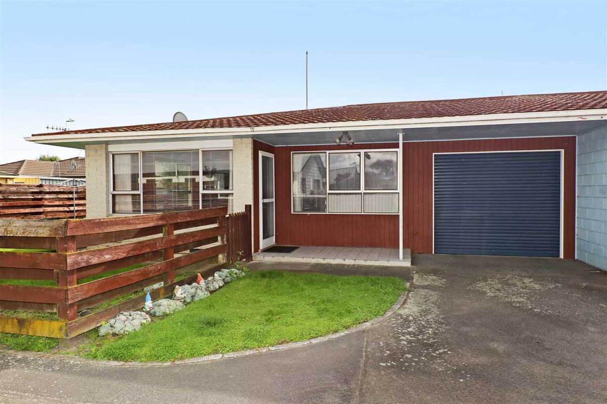 HarcourtsHouses's tweet photo. 2/808 Gordon Road, Raureka |  Positioned close to local shops, schools and transport, this spacious home c ... https://t.co/lYRgTtQtR1 https://t.co/HYkWefpXSw