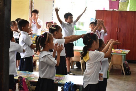 UN_RSF's tweet photo. Every kid deserves a safe school trip. Together with @UNICEF, @UN_RSF trained elementary school students in the #Philippines using interactive #Roadsafety module.
Check out more➡️https://t.co/vumxSj51gT https://t.co/LceBLCJJvv