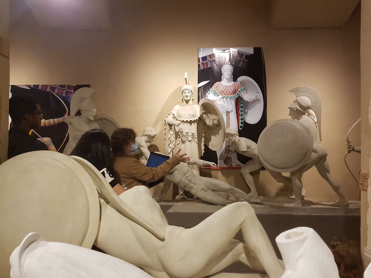 Le lundi 2 mai 2022, les élèves de 3ème LCA (Langues et Cultures de l'Antiquité) du collège Hans Arp et les latinistes du lycée Pasteur ont visité le Musée Michaelis de Strasbourg, qui conserve de très belles reproductions de statues et reliefs grecs.

…-arp-strasbourg.site.ac-strasbourg.fr/web/?p=3522