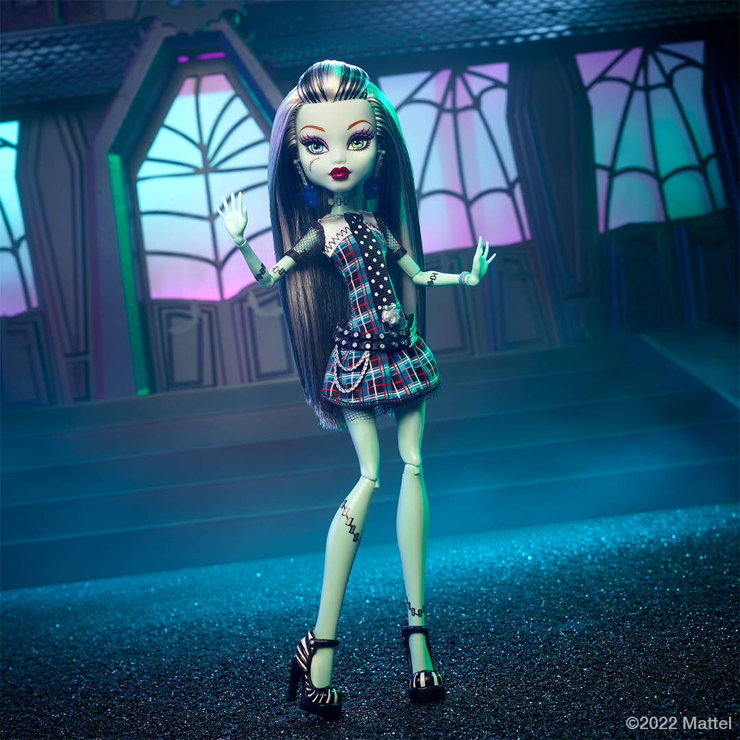 magical boy phantom on X: Já e seguro no fandom de monster high dizer que  eu estou obcecado pelas bonecas da g3, e sinceramente prefiro elas a g1,  amo essa estética mais