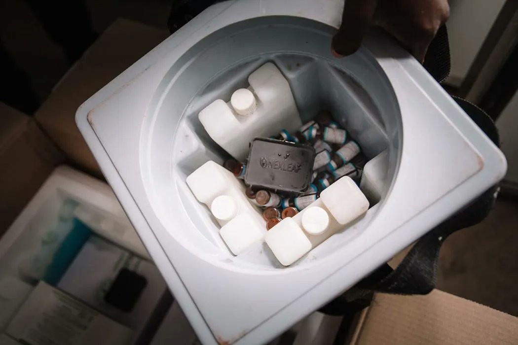 SEforALLorg's tweet photo. A decade ago, @Nexleaf Analytics deployed the first #ColdTrace sensor devices on vaccine fridges in rural clinics to ensure effective cooling across the entire vaccine cold chain. Read more from our latest #ChillingProspects story: https://t.co/UBehbXi5VH #ThisIsCool https://t.co/KEjQCeHIPZ