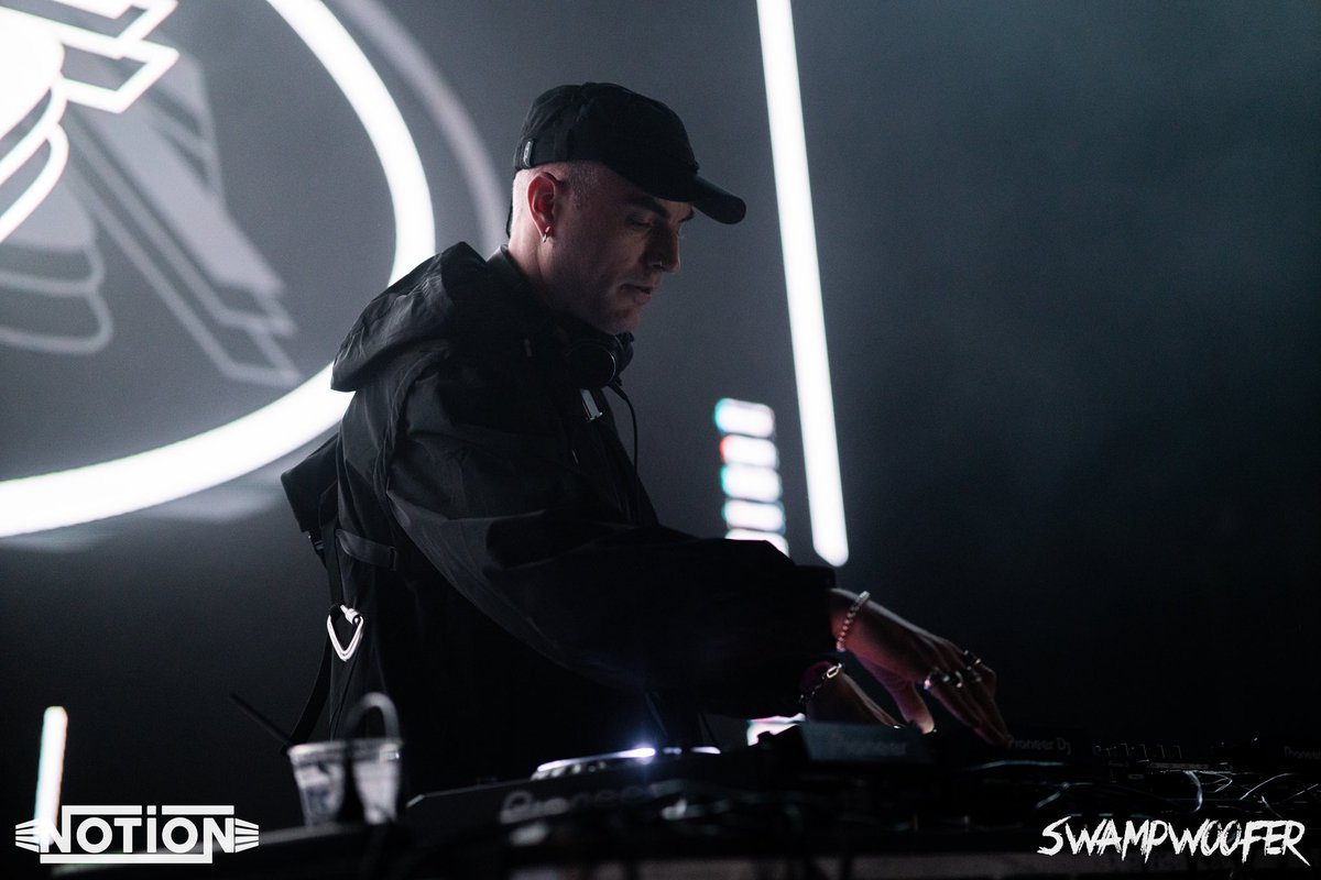 swampwoofer's tweet photo. 𝙋𝙝𝙤𝙩𝙤 𝘿𝙪𝙢𝙥 ❱ ❱ @AlixPerez, @wtfischee, @Agent__O decimated a sold out Chop Shop crowd last Week! Check out the full album on Facebook. 
•
📸 : @HeitzPhoto 
•
#Swampwoofer #Swampwooferproductions #Alixperez #1985music #dnb #dubstep #Chee #agento #notion #drumandbass https://t.co/kIeOYOezkW