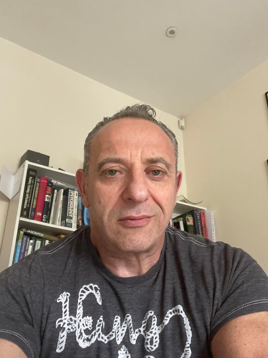 hypnosis_expert's tweet photo. In my Luton clinic doing what I love to do, helping my clients 👊🏻
#Hypnotising - #cocaineaddiction #anxiety #weightloss #stopsmoking and last client finishing at 8.00pm🚀🚀🚀
#Hypnosis Expert #Hypnotherapy
#MentalHealthAwarenessMonth #MentalHealth https://t.co/NGtWfbr8vt