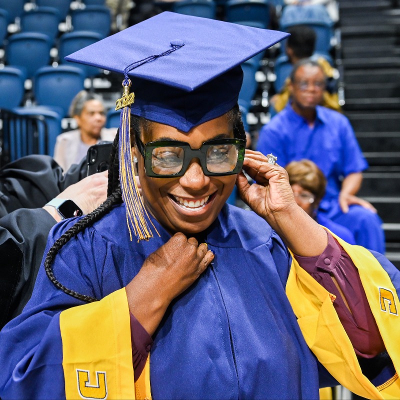 UTChattanooga's tweet photo. Life circumstances slowed the process, but @DemetrusCoonrod finished her bachelor’s degree in sociology. 🎓#UTCGrad
