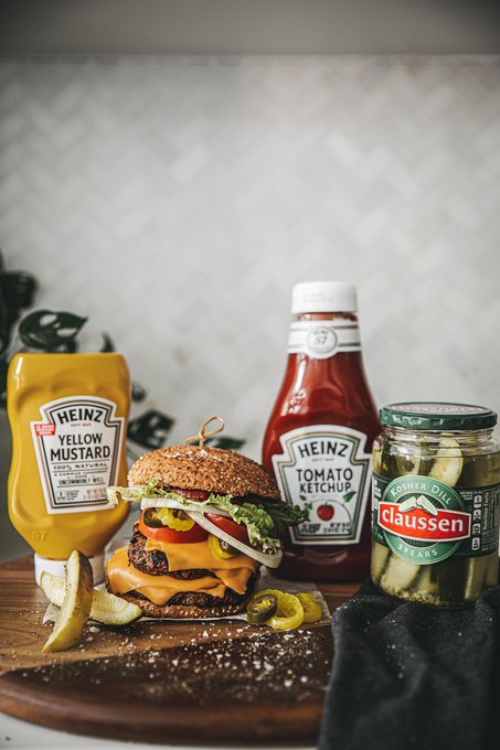 Get inspired by this DELICIOUS burger creation for this upcoming grilling season 🍔 #ad #HeinzArtBurger #Walmart  📷: <a href="/aleandtere/">Teresa</a> 
instagram.com/p/CdHgR6VrtA_/