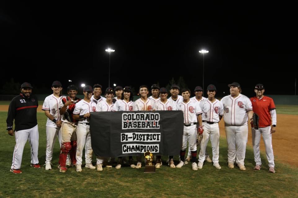 CoachSelf24's tweet photo. Ended last Friday night as the Bi-District Champs! #wolfpackup🐺 https://t.co/HKP3pWeGwU