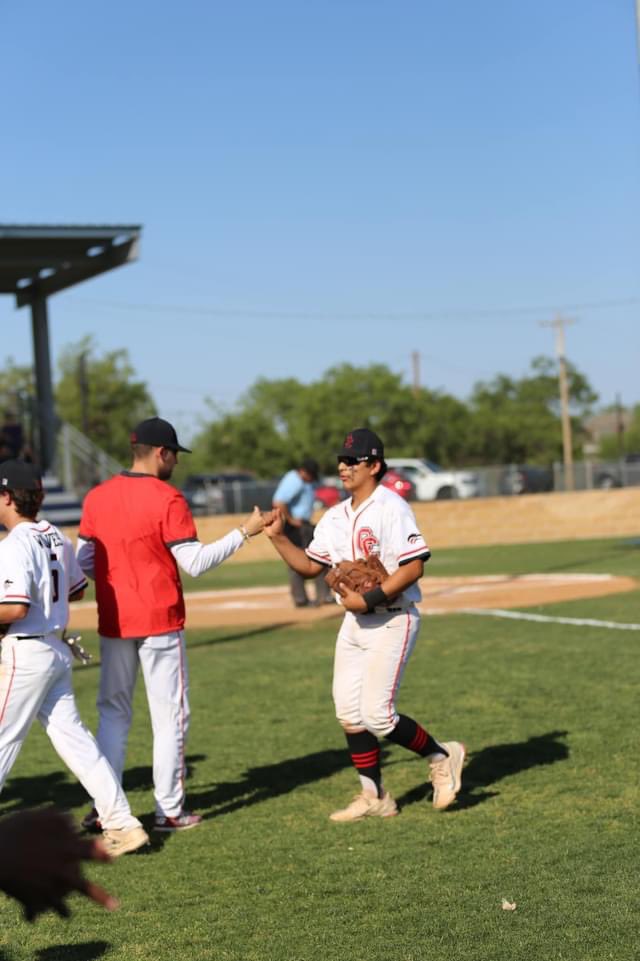 CoachSelf24's tweet photo. Ended last Friday night as the Bi-District Champs! #wolfpackup🐺 https://t.co/HKP3pWeGwU