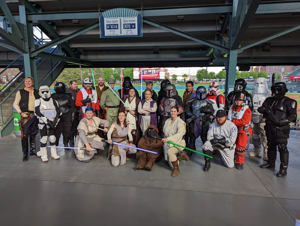 Bloodfin's tweet photo. This past Saturday (5/7/22) the Bloodfin Garrison teamed up with @MosEspaBase and Taakure Clan for the Indianapolis Indians Star Wars Night at Victory Field.
#starwarsindiana #MosEspaBase #rebellegion #501st #mandalorianmercs #indianapolisindians #taakureclan https://t.co/FEK2ejzyWR