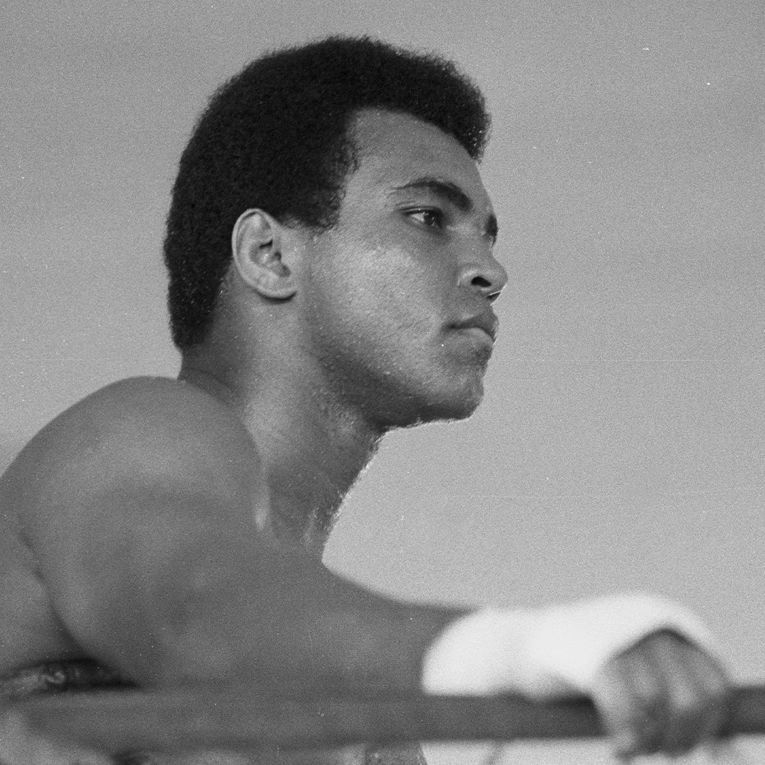 MuhammadAli's tweet photo. “Don’t quit. Suffer now and live the rest of your life as a champion.” - #MuhammadAli 

#Dedication #Icon #SixCorePrinciples #GOAT https://t.co/zIh32TLt3j