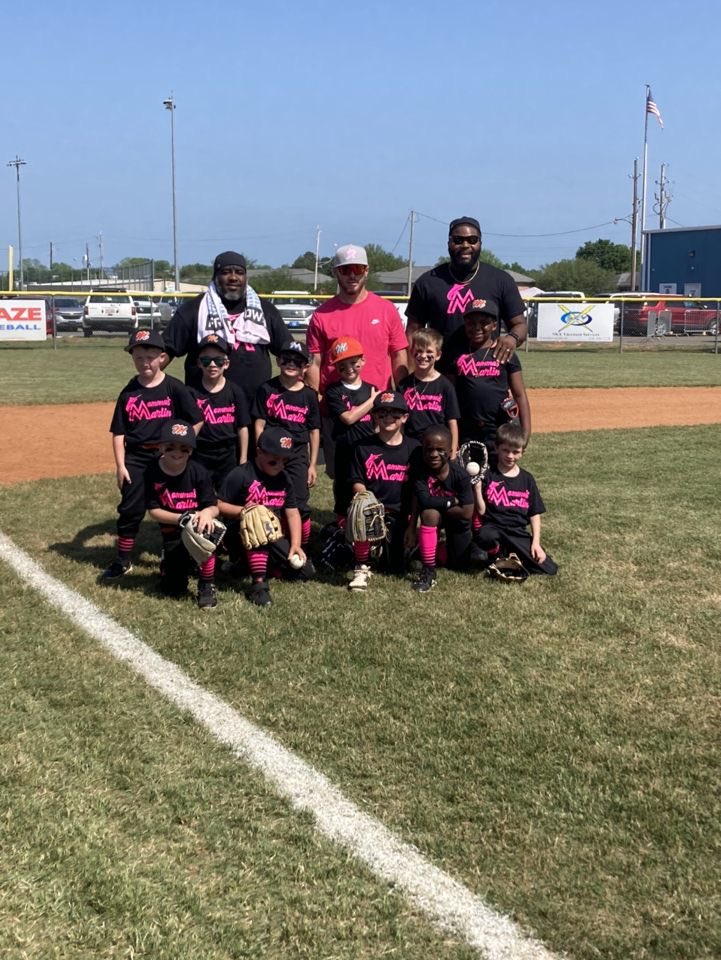 excLOUsive03's tweet photo. We had a great weekend of baseball!!! #MarlinStrong https://t.co/t4RipivXCb