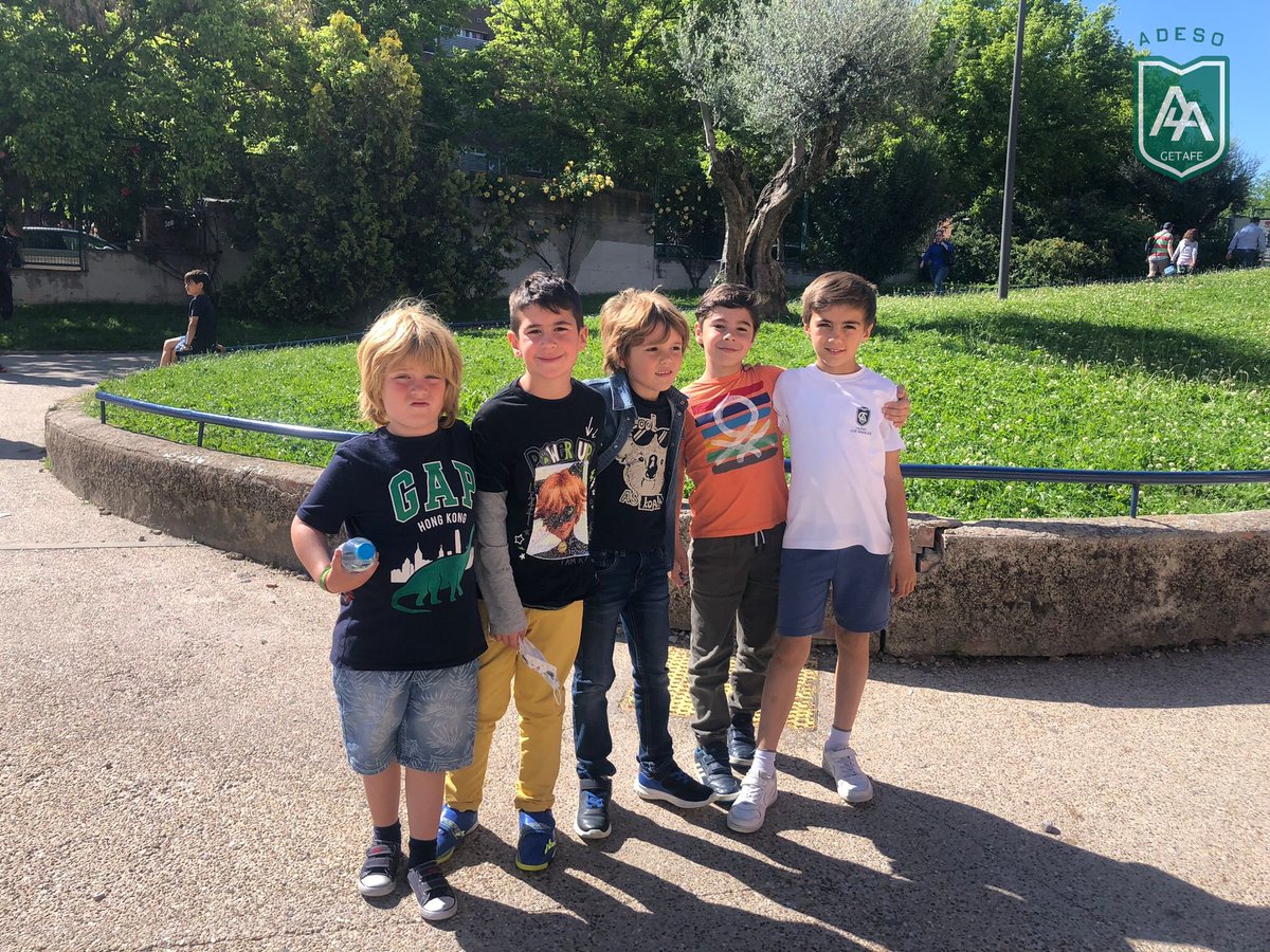 LosAdeso's tweet photo. Ayer se jugó en Getafe el Torneo de Ajedrez 2022 en el Pabellón Juan de la Cierva. 

Allí fuimos representados por nuestra escuela de Ajedrez de Adeso. Compitieron hasta el final y sobre todo ¡se lo pasaron genial! Demostraron lo que están aprendiendo con su monitora, Irene. https://t.co/5nEDJn1YsU