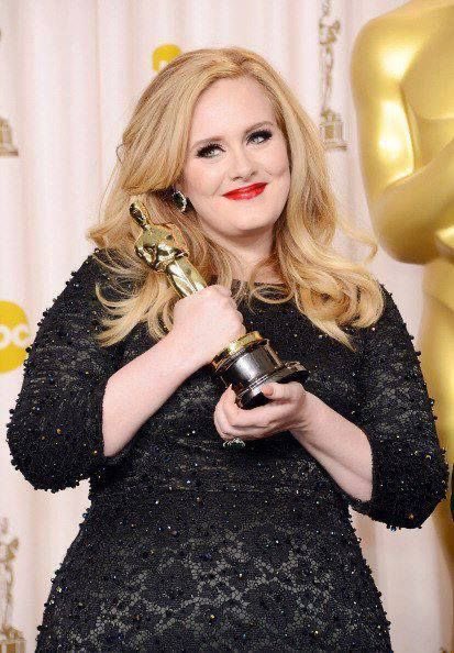 castadele's tweet photo. Our queen with her Oscar
#Adele #Oscars https://t.co/owbq9oQBpk
