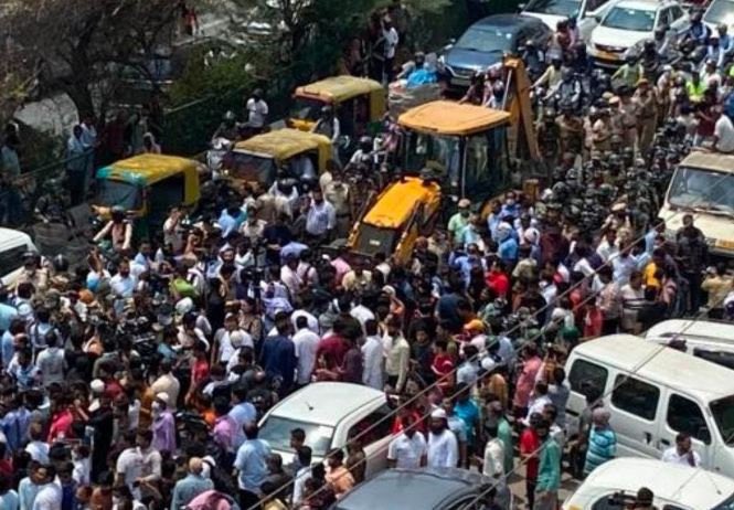 oma_salam's tweet photo. People of Shaheen Bagh have once again proved that only when people unite and stand up, there is hope against fascist onslaughts. https://t.co/3NR4g03thb