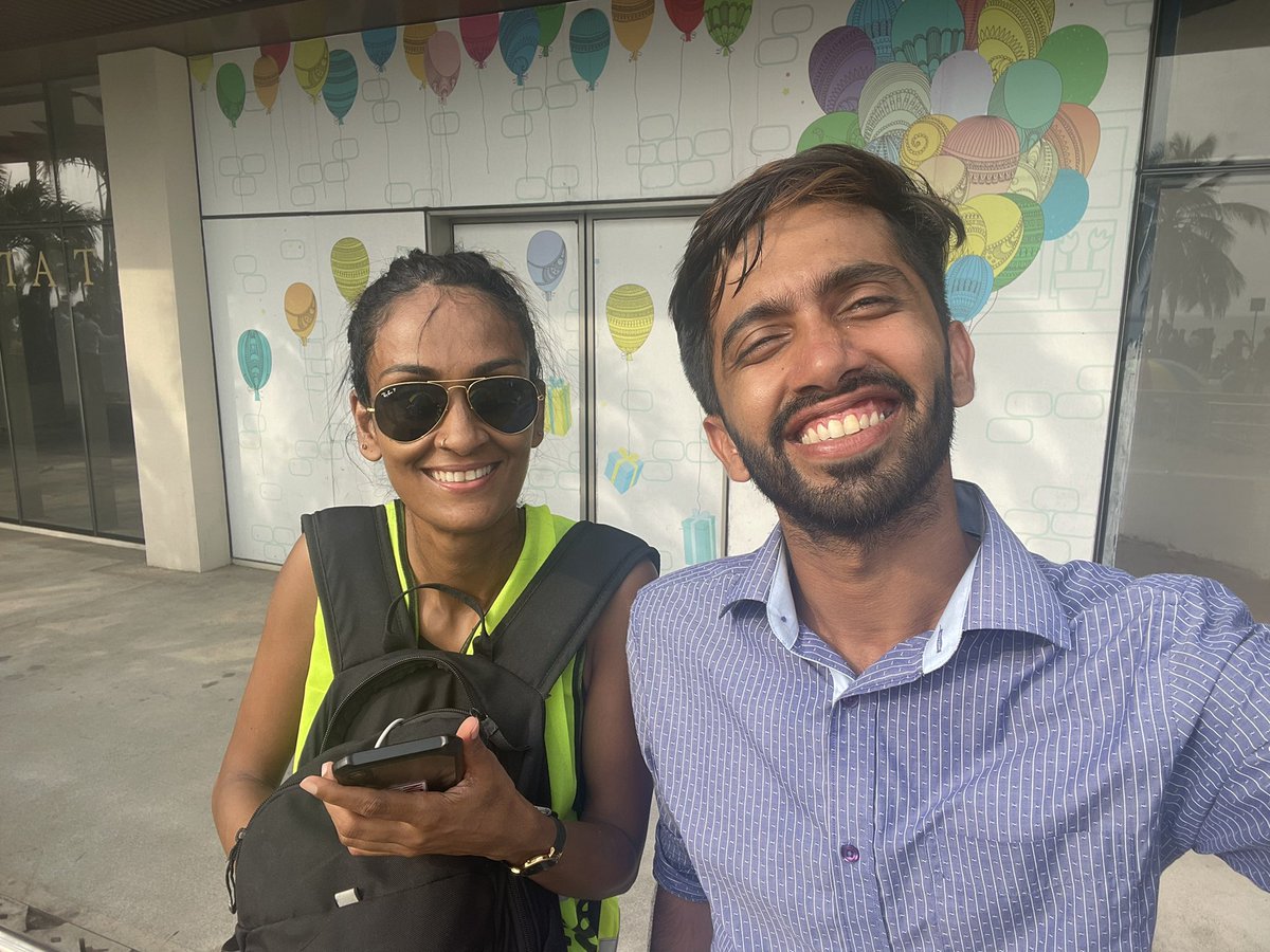 nuzlyhameem's tweet photo. Last Picture I took with Journalist @roelraymond at 16:30. She went to Temple Trees &amp; Apparently as per her  family, She is Missing! 

#GoHomeGota #GoHomeMahinda https://t.co/CnzQ04UPre