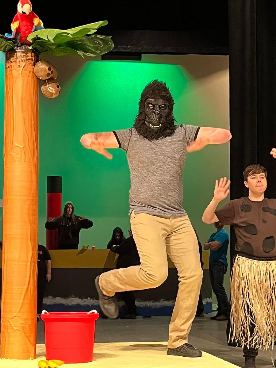 The musical gets announced at theatre awards tomorrow! HINTS FOR NEXT YEAR'S MUSICAL DAY FOUR!!!
kiss 💋
voice🎤
impersonator 👺
Heart ❤️
#NHSDrama