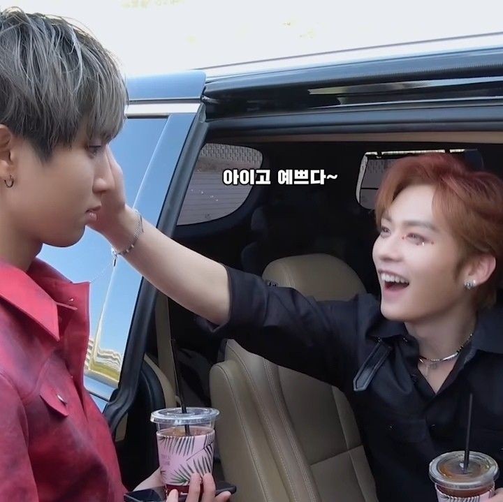 nao_ea's tweet photo. Senti q hj venci muito na vida! 
Abençoado por ler conteúdos da @neptunerous q tá fznd Niver (FELIZ ANIVERSÁRIO MEU AMOR) 
E complementando teve 2Kids Room dos #Minsung ! HJ NAO QUERO SABER DE COISAS TRISTES!!! 
#AUNEP #NEPTUNEDAY #MERENGUINHOSDANEPTUNE https://t.co/eowO5fl91V