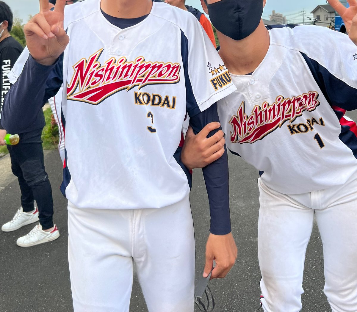_98019__'s tweet photo. その後再び同じユニフォームを着て
4年間よく頑張りました💮
けいたは野球終了お疲れ様！
そうたはまだまだ頑張って🇯🇵！ https://t.co/8RqnHgbrVt