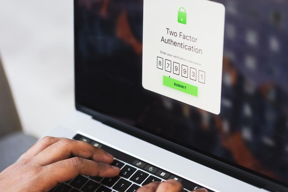 epitracessi's tweet photo. Health professionals need contact data to effectively manage a pandemic. So we restrict system access to authorized, verified, role-based health care professionals, and employ robust system security protocols. #EventsTracing #privacy https://t.co/IY557DT73u https://t.co/RjkwRWvlzn