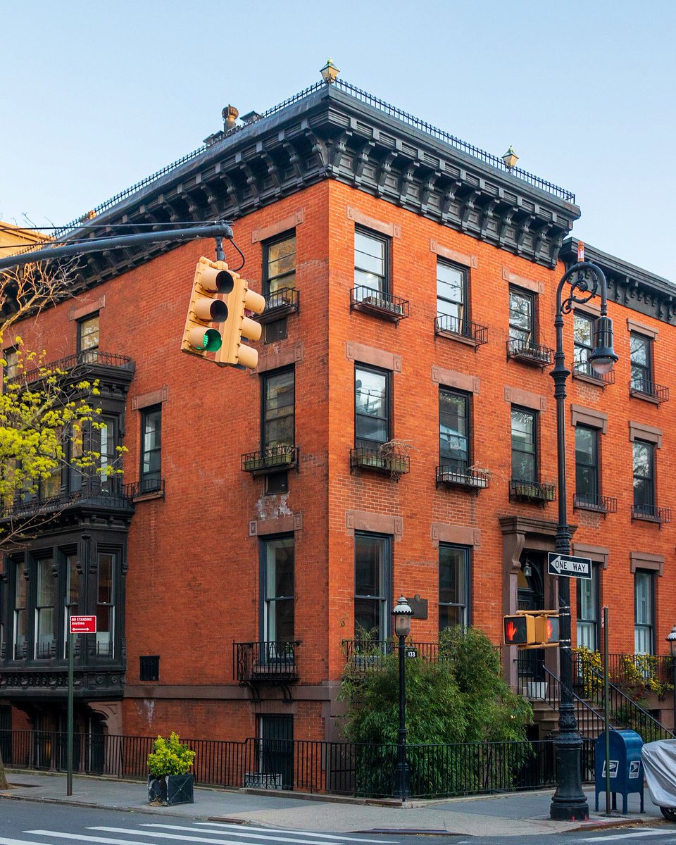 LandmarksofNY tweet media