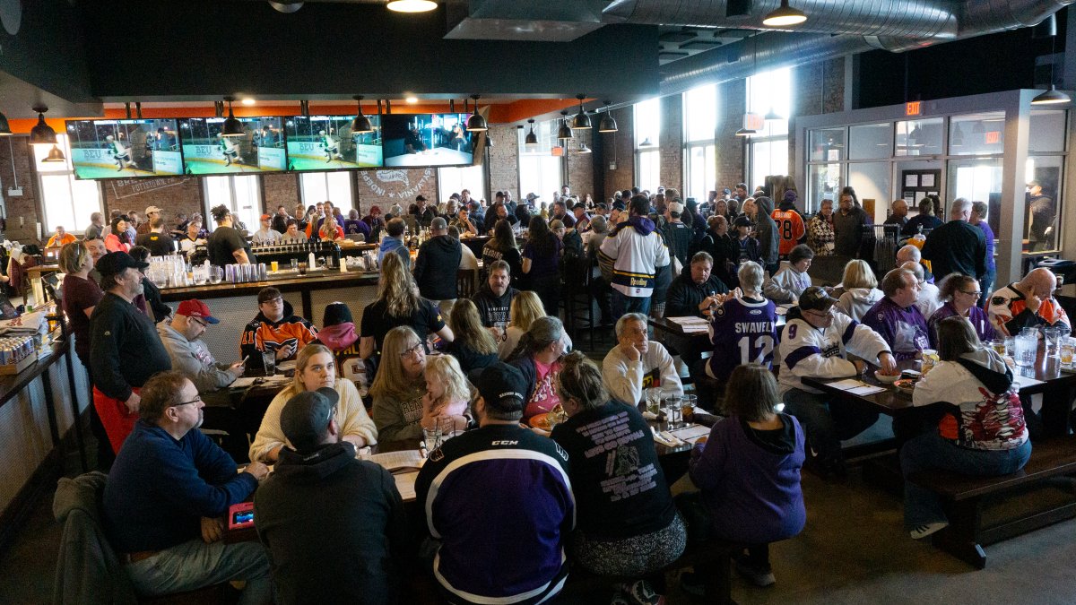 ReadingRoyals's tweet photo. We're having two more watch parties! Join us at @SlyFoxBeer on Tuesday, May 10 at 5:30 p.m. and at @Mimmos1997 on Thursday. Let's keep the playoff fun going! https://t.co/aBU9AbVUvZ