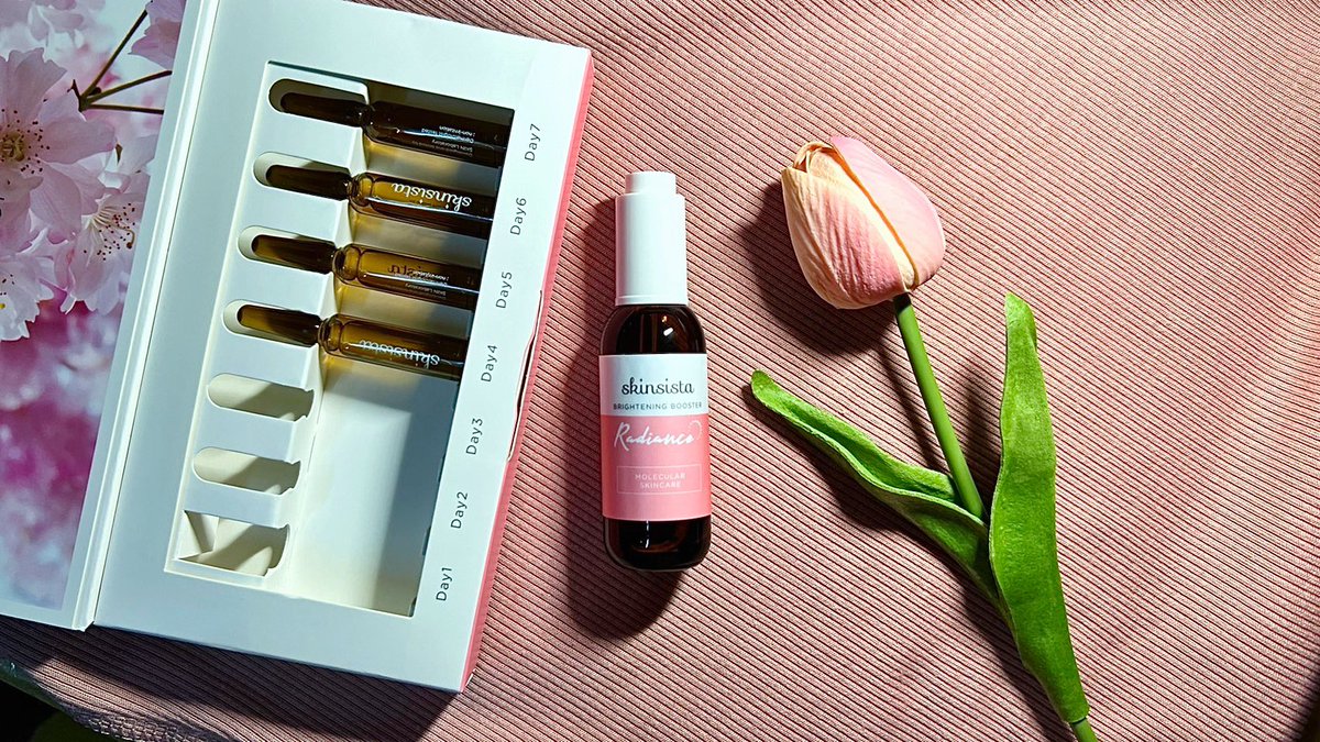 ssepgirlreview's tweet photo. ไปตำของใหม่มา #Skinsista RADIANCE 🌸💗 เคลมเลยว่า อัพผิวสว่างใน 7 วัน นี่ลองมาได้5วันละ งงมาก ผิวสว่างดูใสขึ้น ✨ พวกรอยแดงจุดด่างดำก็ดูจางลง ใช้คู่กันยิ่งเห็นผลดีขึ้น เกินปุยมุ้ย เนื้อซึมไว ทาแล้วสบายผิวทั้งคู่ ไม่มีน้ำหอม พาราเบน ไปลองกัน #SSHonestReview #ใช้จริงรีวิวจริง https://t.co/y74GN6ljJ0