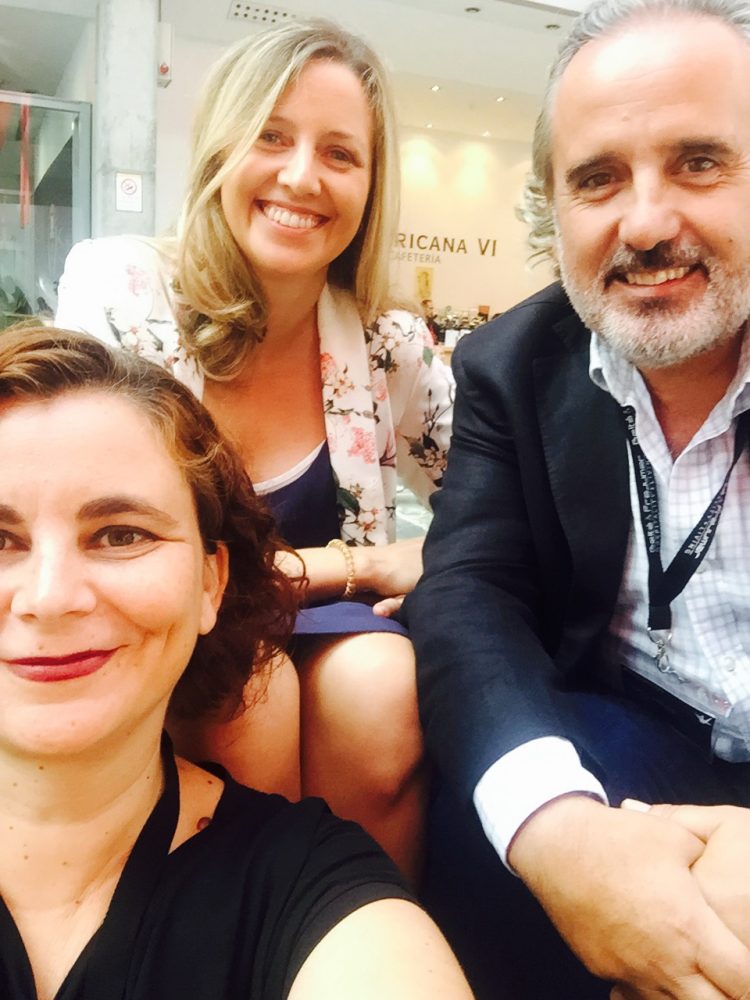 10Decoracion's tweet photo. #Innodesign: Interioristas con valores. "El compromiso con el planeta y el compromiso social han de estar en el PROPÓSITO y el ADN de cada diseñador"
@epilogo_prologo. #Sostenibilidad y Responsabilidad Social en #Retail. @RDIspain
https://t.co/Ada91QmVM6 https://t.co/24gseM6MJ6