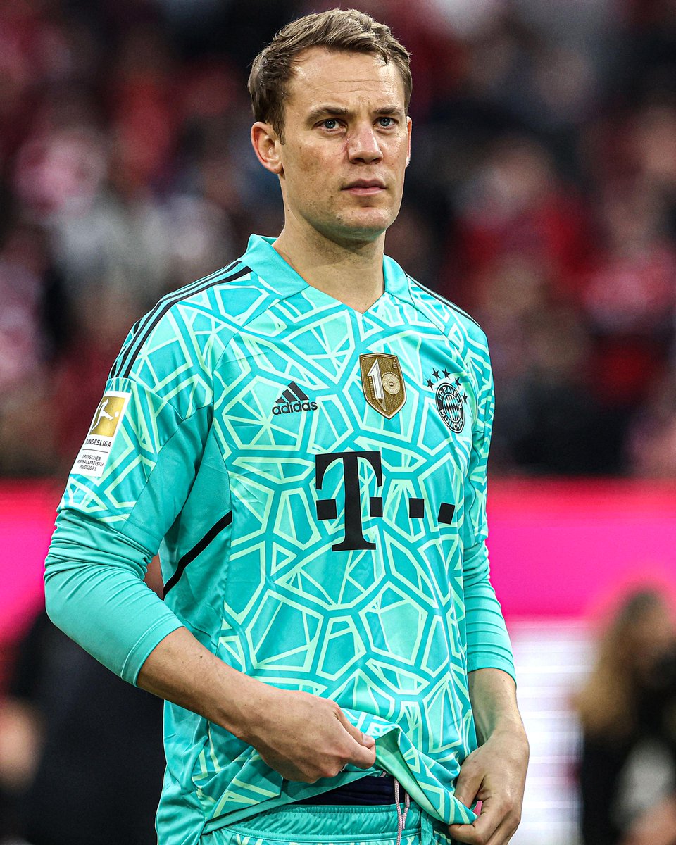 Bayern Munich's goalkeeper kit for the 2022/23 season 🧤