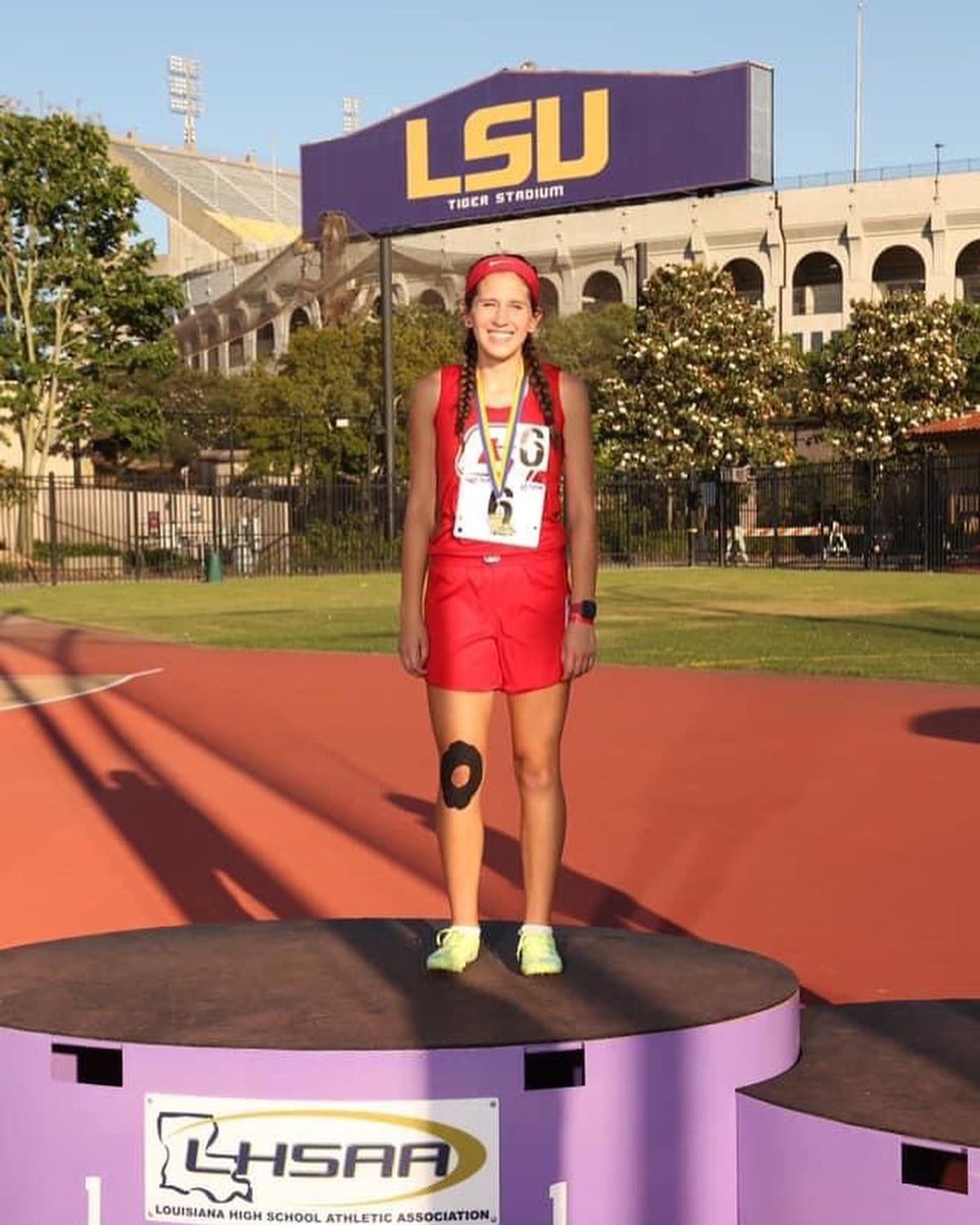 Congratulations to CP freshman Makayla O’Neal for winning State in the 800M on Friday at LSU’s Bernie Moore Stadium! Proud of our State Champion! Go Redhawks! 👟